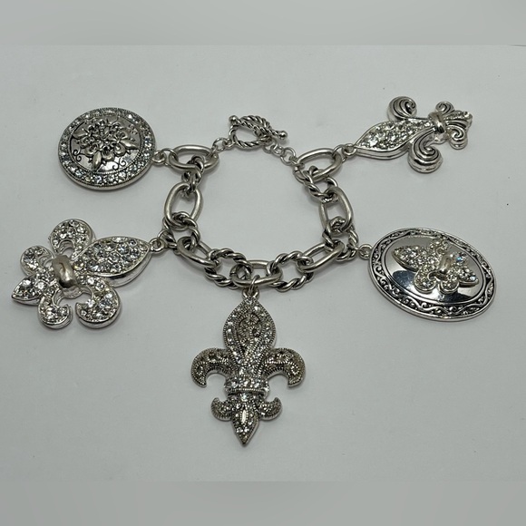 Chunky Fleur-de-Lis Bracelet - statement piece - Picture 6 of 16
